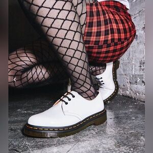 Dr. Martens 1461 Women’s Patent Leather Oxford Shoes – White – US 9